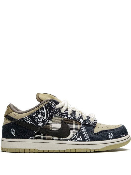 Nike - SB Dunk Low x Travis Scott