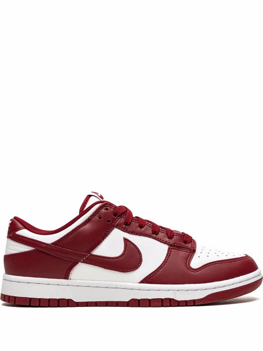 Nike - SB Dunk Low  "Team Red"